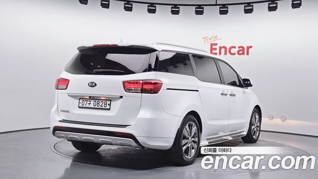 Kia Canival 2016 — photo 2