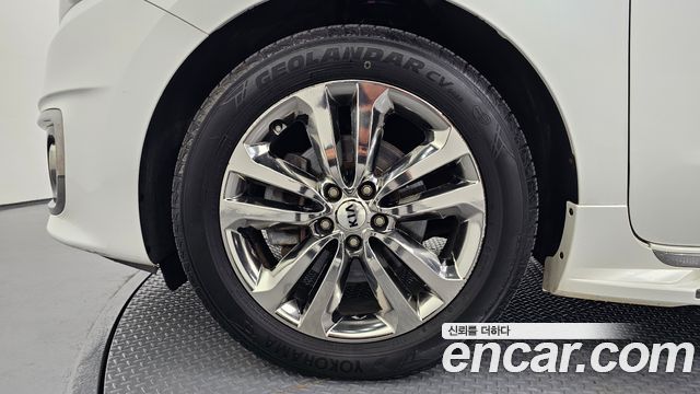 Kia Canival 2016 — photo 5