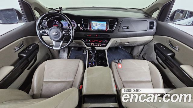 Kia Canival 2016 — photo 7