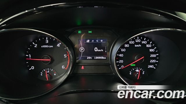 Kia Canival 2016 — photo 8