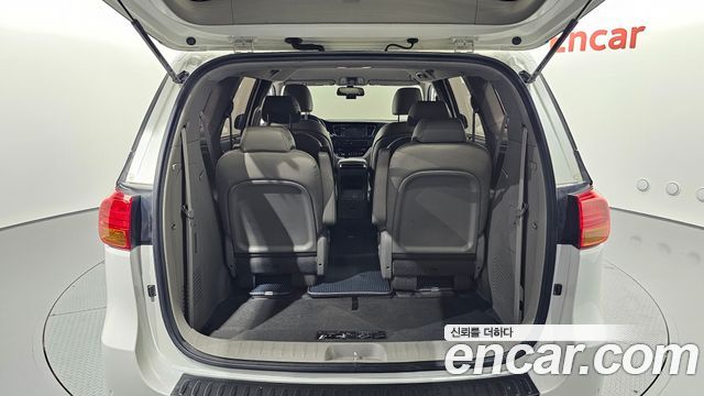 Kia Canival 2016 — photo 17