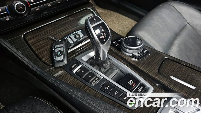 BMW 5-Series 2014 — photo 9