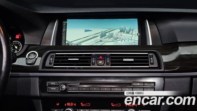 BMW 5-Series 2014 — photo 14