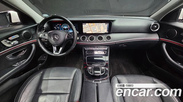 Mercedes-Benz E-Class 2017 — photo 7
