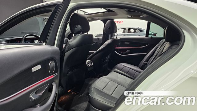 Mercedes-Benz E-Class 2017 — photo 11