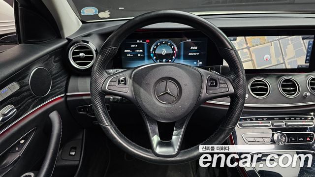 Mercedes-Benz E-Class 2017 — photo 13