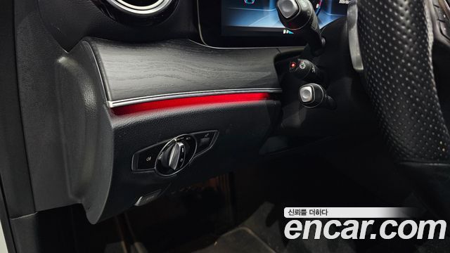 Mercedes-Benz E-Class 2017 — photo 19