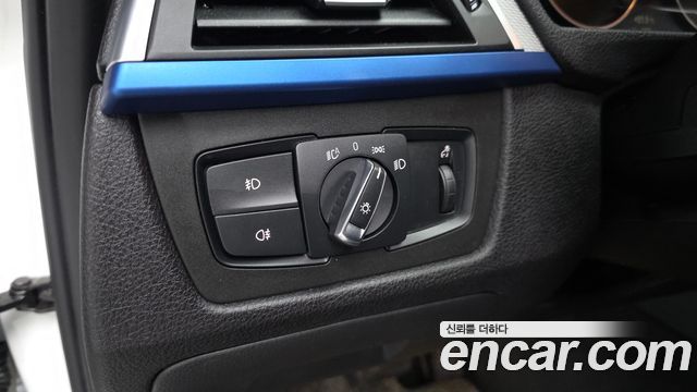 BMW 3-Series 2017 — photo 19