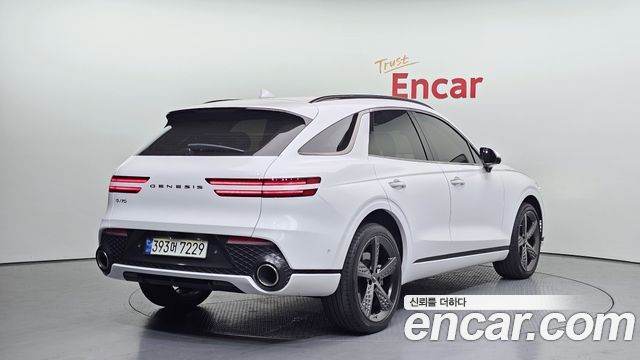 Genesis GV70 2021 — photo 2