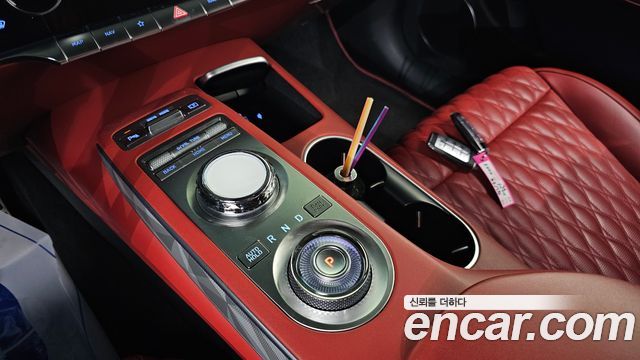 Genesis GV70 2021 — photo 12