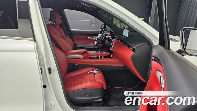 Genesis GV70 2021 — photo 18