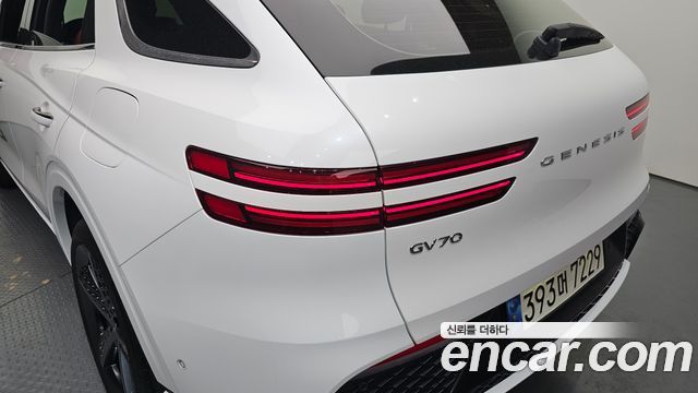 Genesis GV70 2021 — photo 9