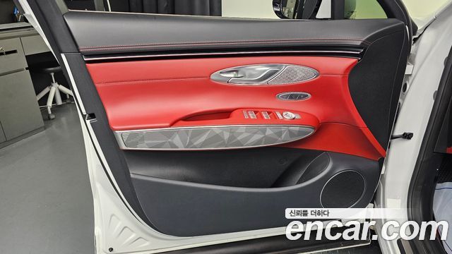 Genesis GV70 2021 — photo 14