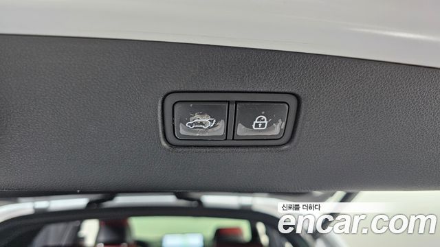 Genesis GV70 2021 — photo 32