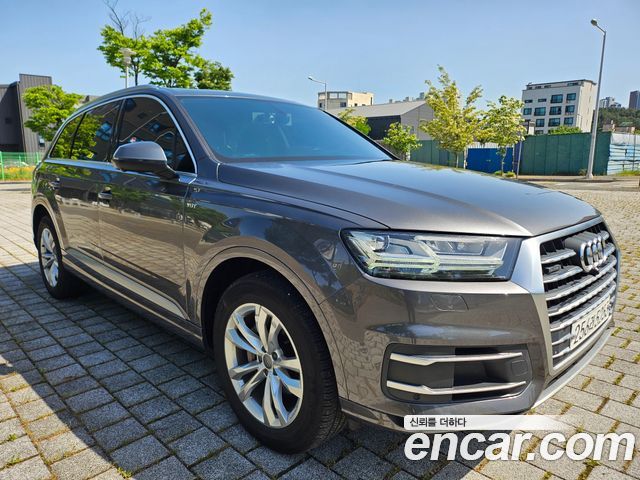 Audi Q7 2019 — photo 2