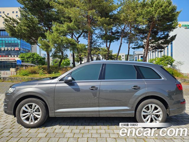 Audi Q7 2019 — photo 5