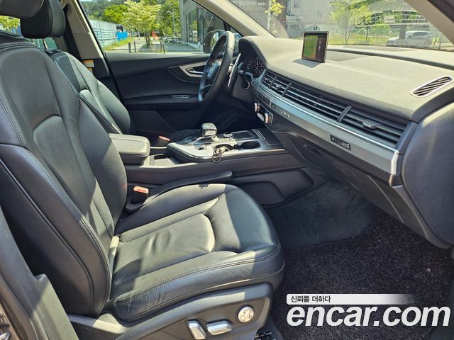 Audi Q7 2019 — photo 13