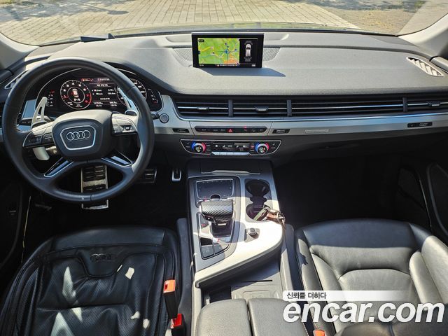 Audi Q7 2019 — photo 15