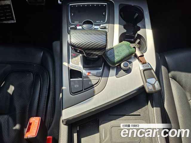 Audi Q7 2019 — photo 16
