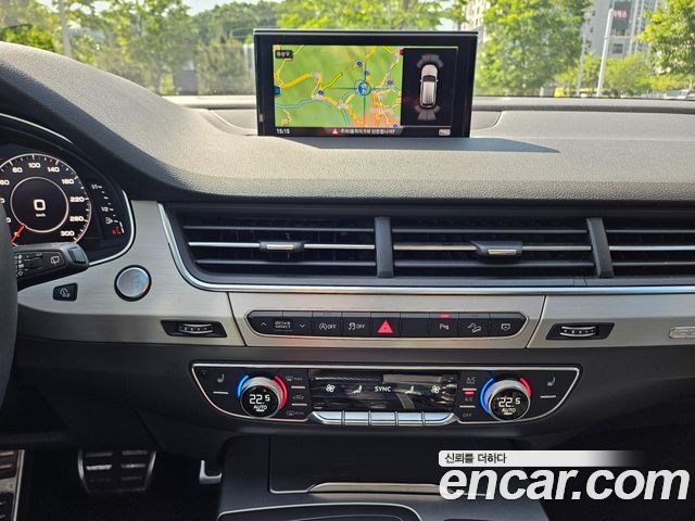 Audi Q7 2019 — photo 17