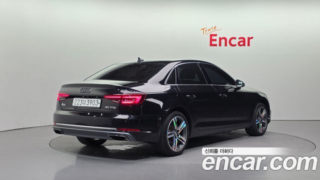 Audi A4 2019 — photo 2