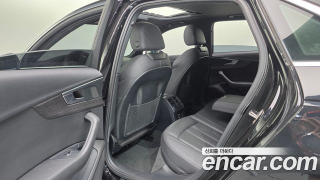 Audi A4 2019 — photo 24