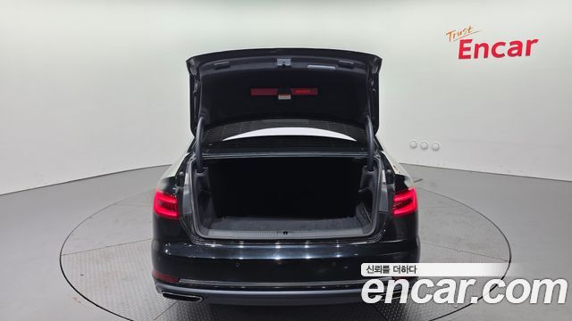 Audi A4 2019 — photo 26
