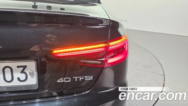 Audi A4 2019 — photo 9