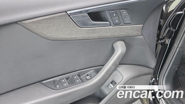Audi A4 2019 — photo 28