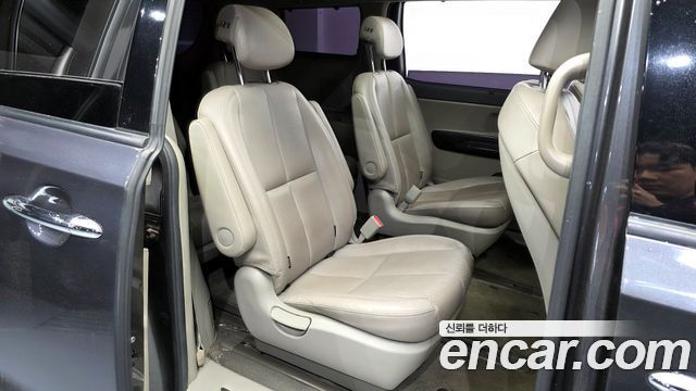 Kia Canival 2018 — photo 12