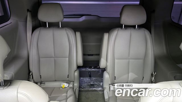 Kia Canival 2018 — photo 13