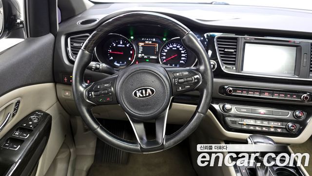 Kia Canival 2018 — photo 14