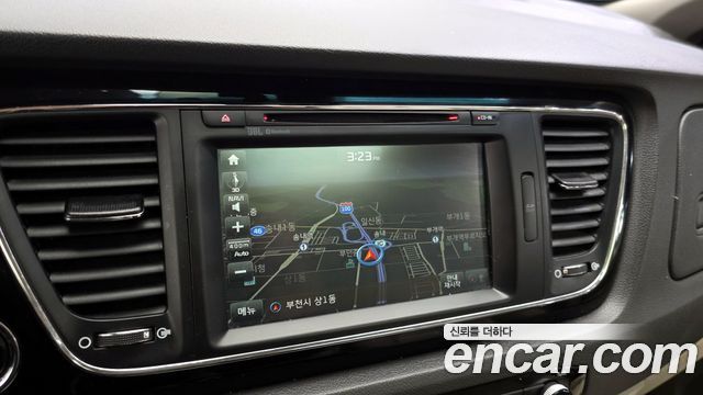 Kia Canival 2018 — photo 16