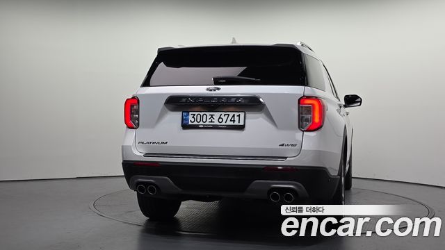 Ford Explorer 2021 — photo 4