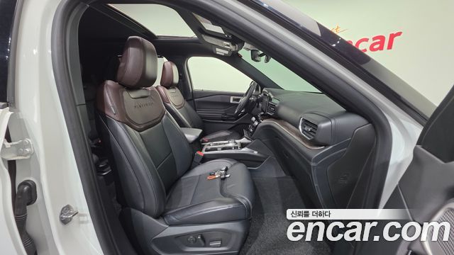 Ford Explorer 2021 — photo 13