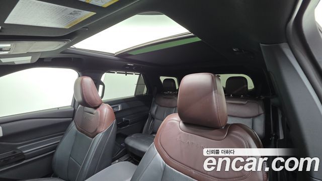Ford Explorer 2021 — photo 17