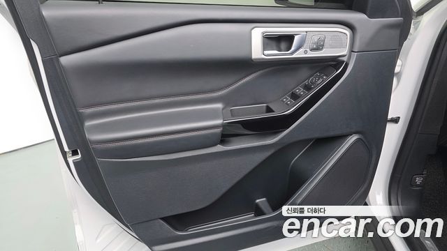 Ford Explorer 2021 — photo 14