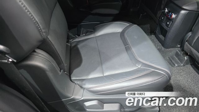 Ford Explorer 2021 — photo 16