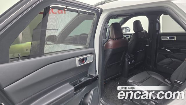 Ford Explorer 2021 — photo 29