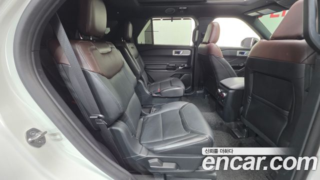 Ford Explorer 2021 — photo 31