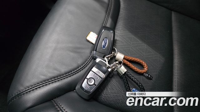 Ford Explorer 2021 — photo 34