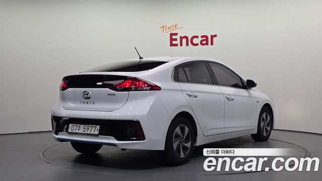 Hyundai Ioniq 2019 — photo 2