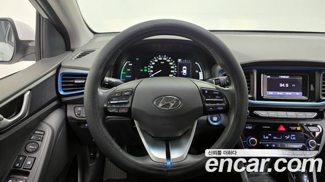 Hyundai Ioniq 2019 — photo 24