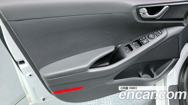 Hyundai Ioniq 2019 — photo 14