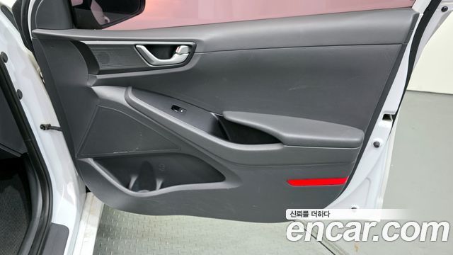 Hyundai Ioniq 2019 — photo 15
