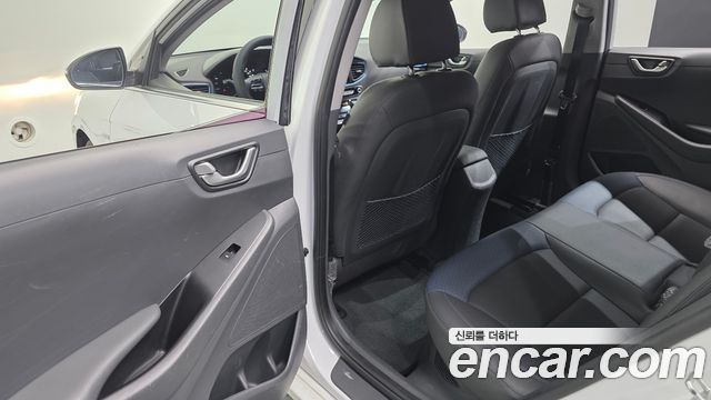 Hyundai Ioniq 2019 — photo 27