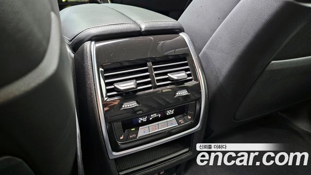 BMW X5 2026 — photo 31