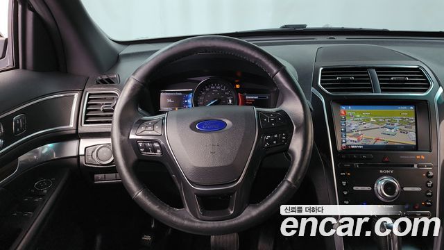 Ford Explorer 2016 — photo 13