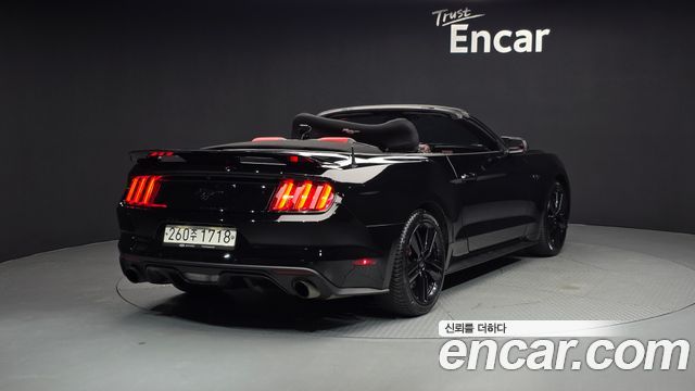 Ford Mustang 2017 — photo 2