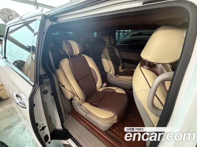 Kia Canival 2016 — photo 5